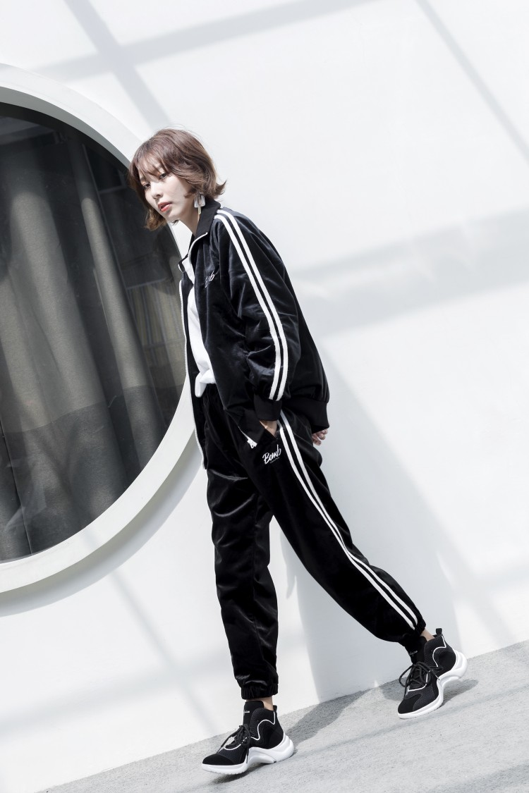 康佳琪高端pu大小码